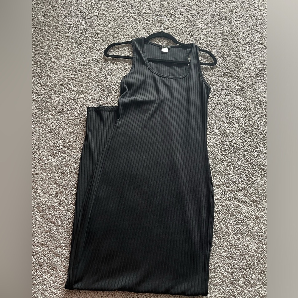 Elegant Black Sleeveless Dress